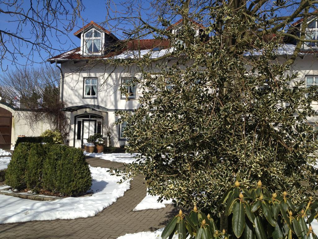 Baerenkrug Hotel Molfsee Exterior photo